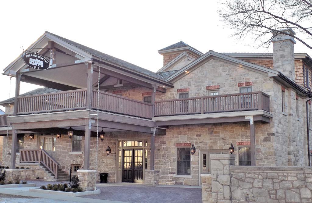 The Barracks Inn Hamilton Extérieur photo