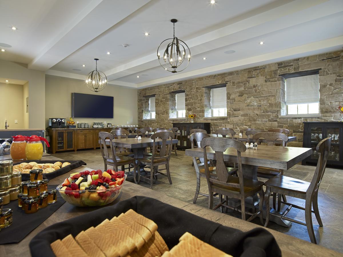 The Barracks Inn Hamilton Extérieur photo