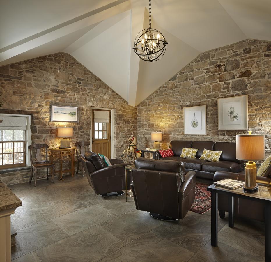 The Barracks Inn Hamilton Extérieur photo