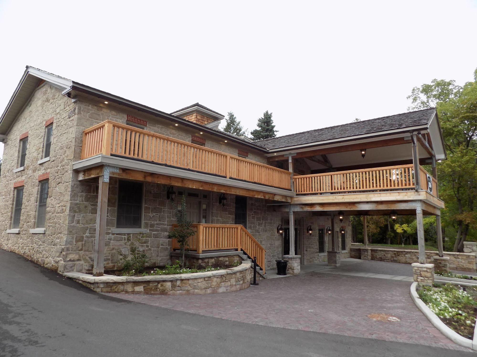 The Barracks Inn Hamilton Extérieur photo