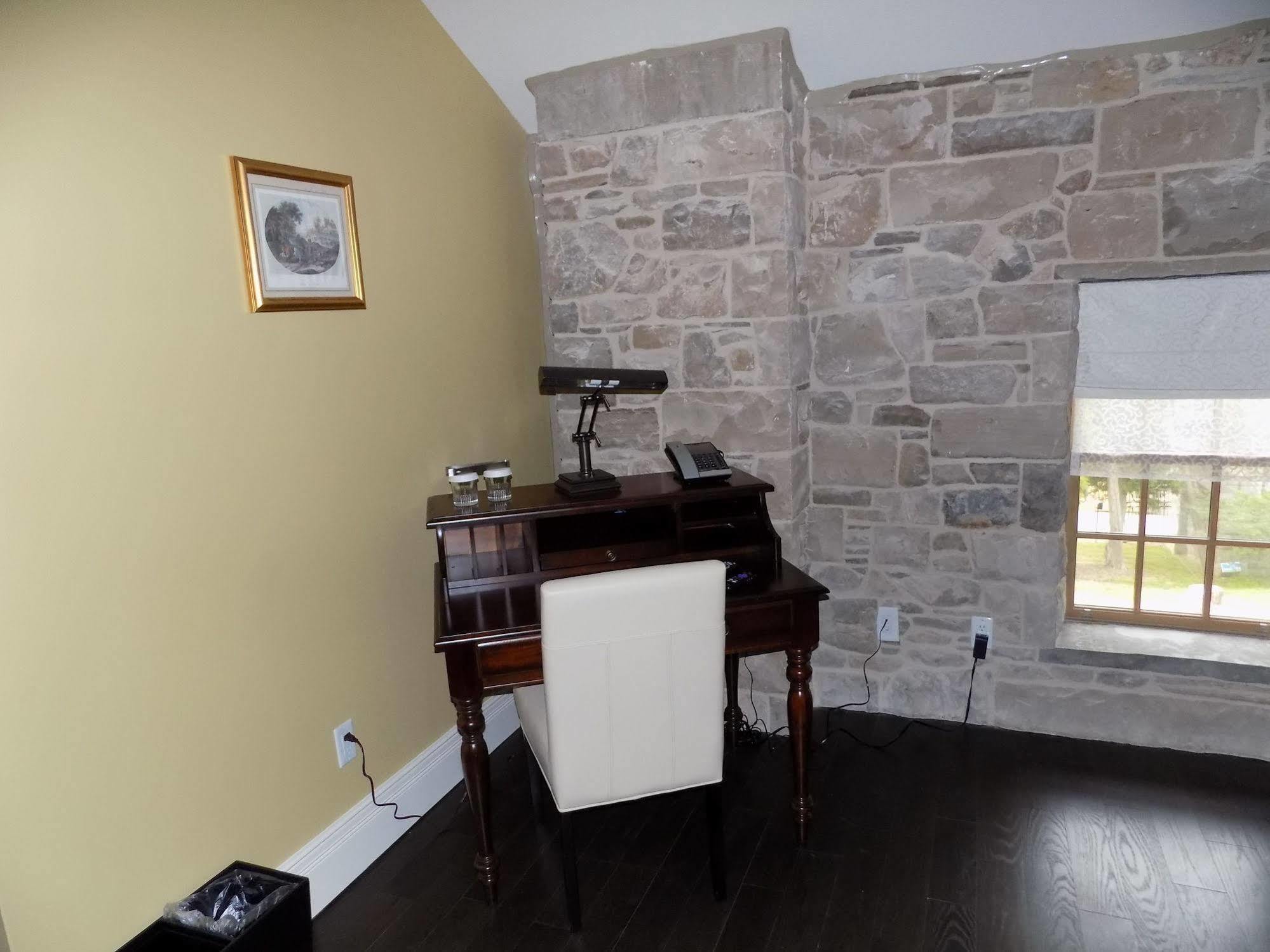 The Barracks Inn Hamilton Extérieur photo