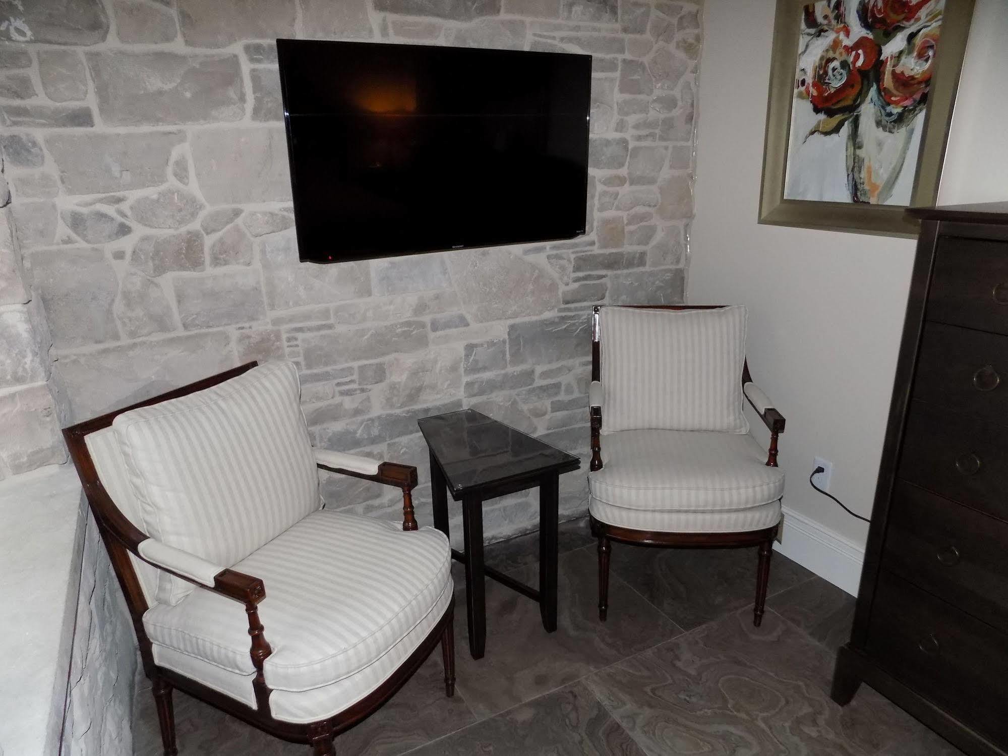 The Barracks Inn Hamilton Extérieur photo
