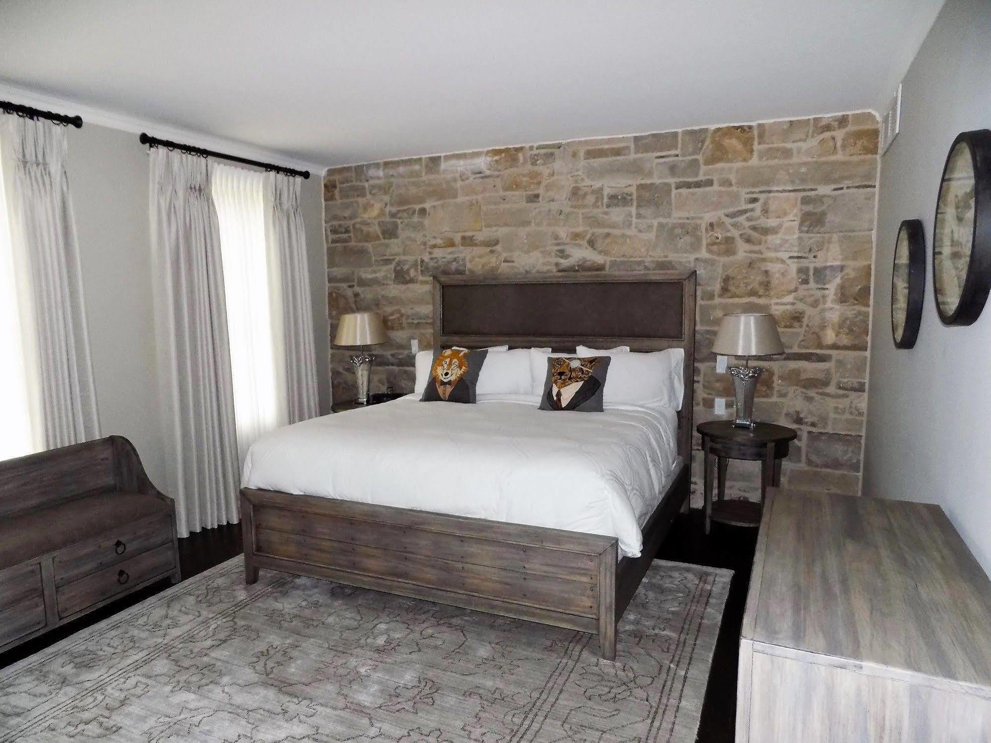 The Barracks Inn Hamilton Extérieur photo